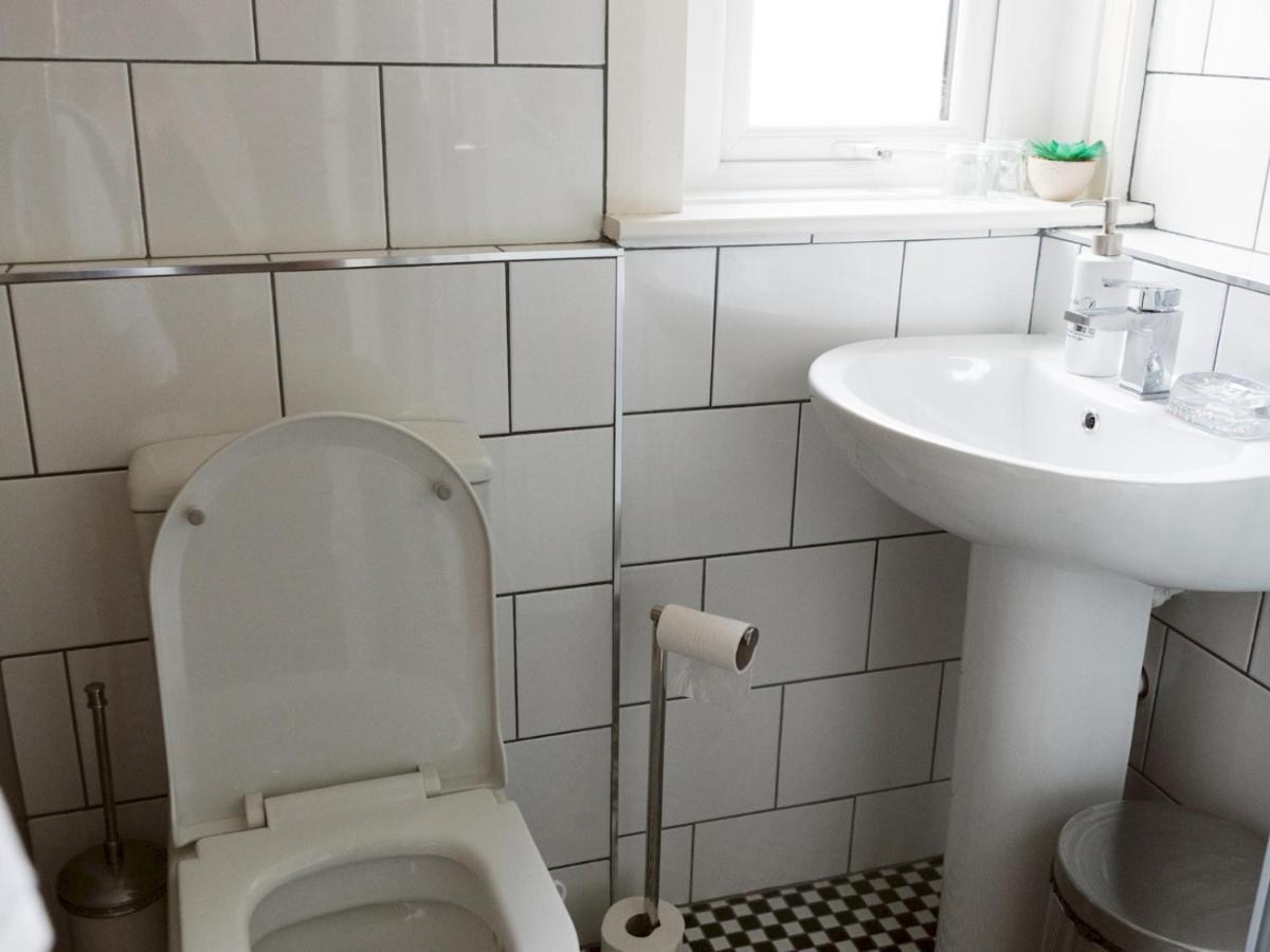 Pass The Keys Cozy Two Bed Flat Near Glasgow Airport & Paisley Exteriér fotografie