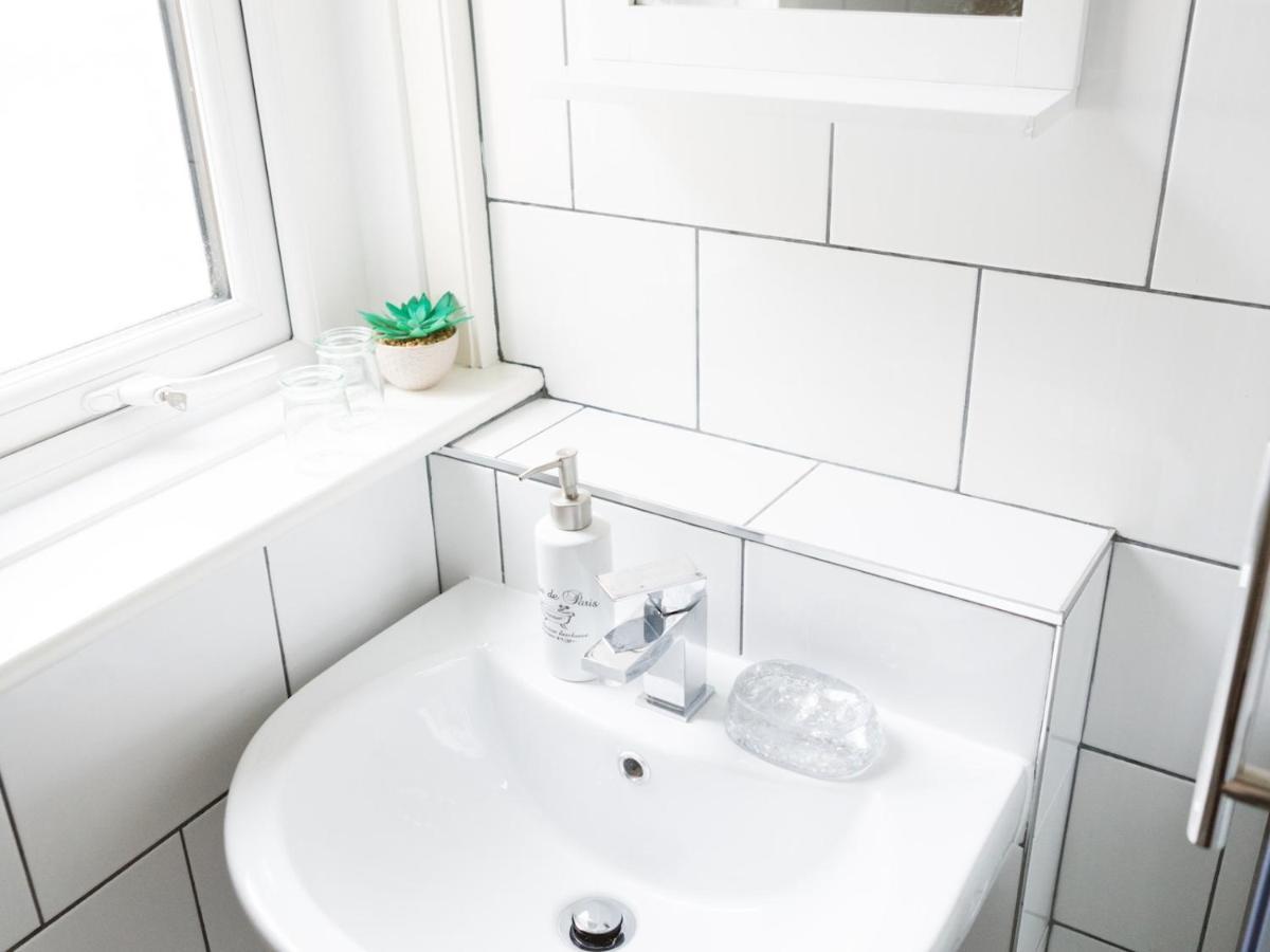 Pass The Keys Cozy Two Bed Flat Near Glasgow Airport & Paisley Exteriér fotografie